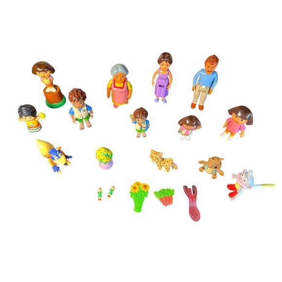 DORA THE EXPLORER FAMILY LOT Of 12 With Animals And Extras - Picture 3 of 7